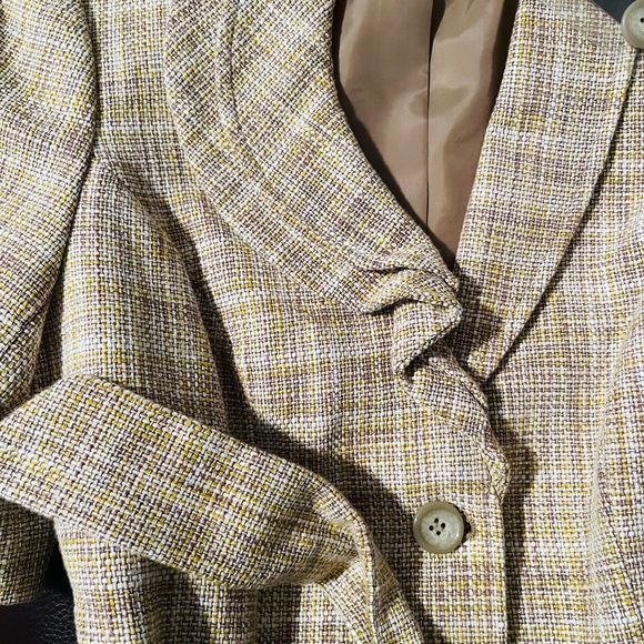 The Limited Skirt Set - Picture 4 of 6